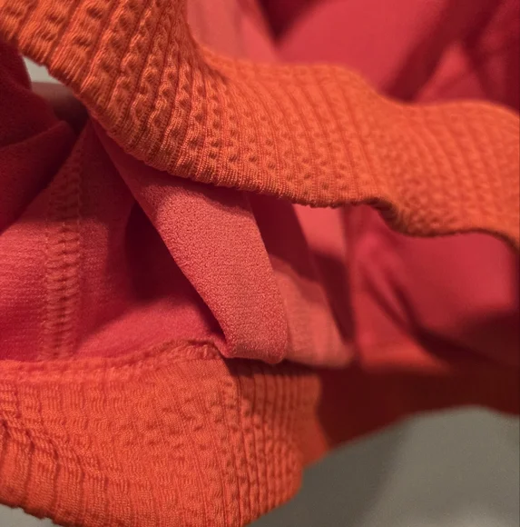 Nike Scarlet Textured Activewear Top - Picture 4 of 8